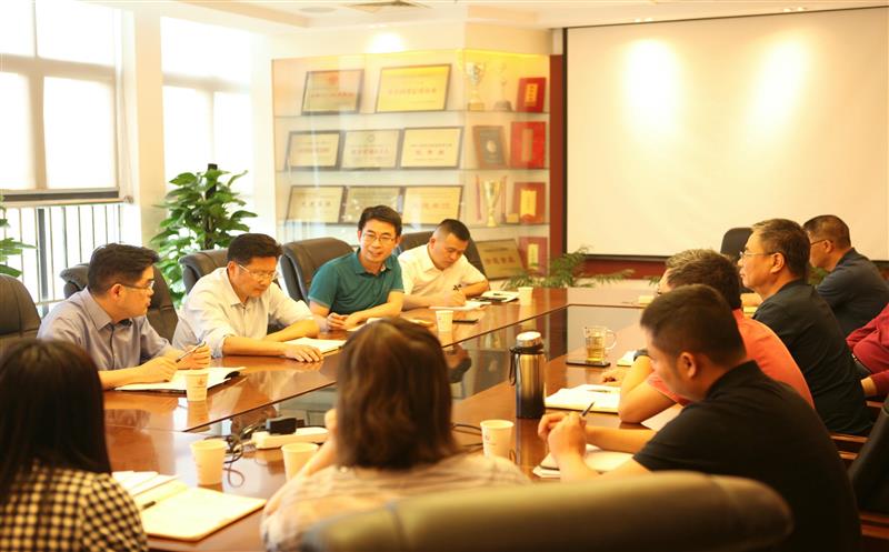 省自然Z6尊龙凯时投资集团党委委员、副总经理徐锡惠一行到中成集团调研指导工作