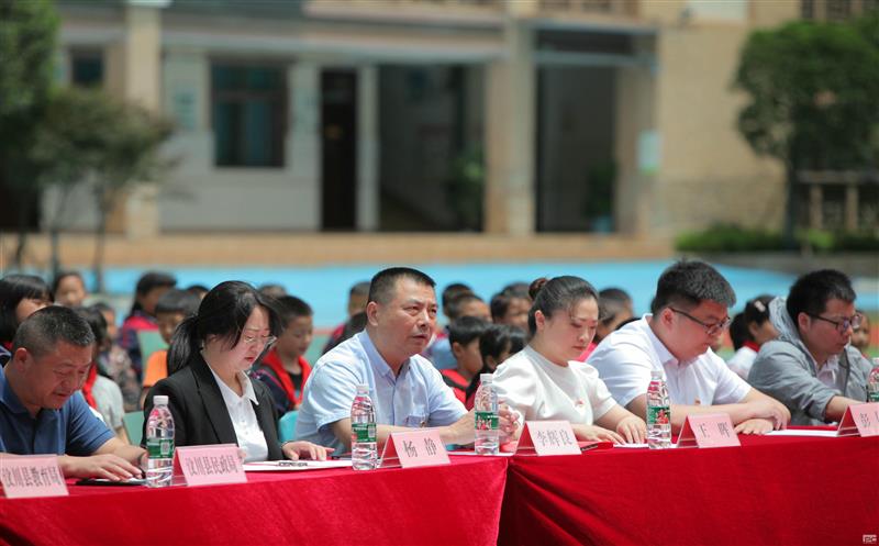 为你而来，，，，，，大爱汶川 ——核西南院开展学雷锋志愿服务活动