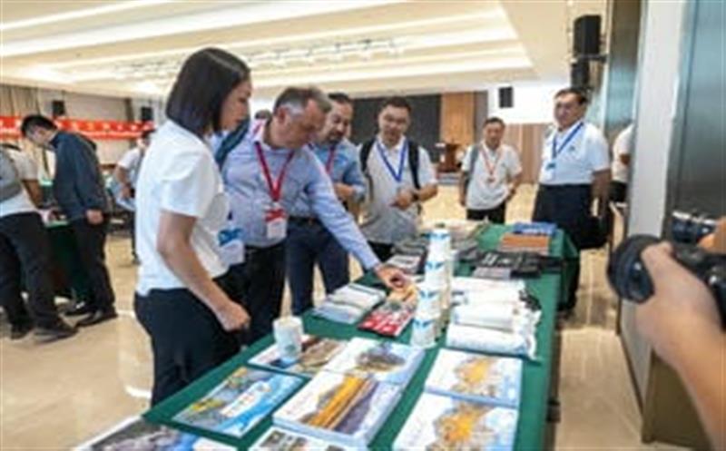坚守二十载，，，，，，可可托海世界地质公园首次再评估圆满落幕