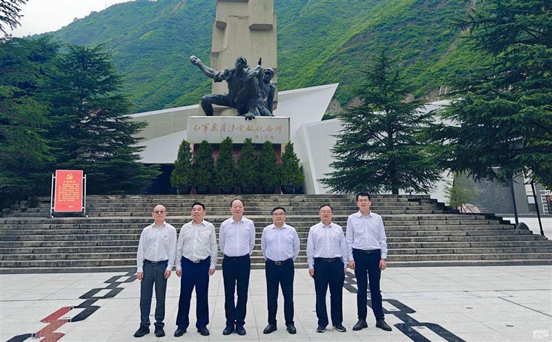 泸定桥头忆红军，，，，，，长征精神代代传 ——测绘公司党委理论中心组赴泸定桥红军纪念馆集中学习